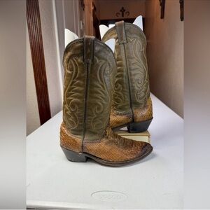 Men's Laredo USA Tan Snake Almond Toe
Western Cowboy Boots Size: 8